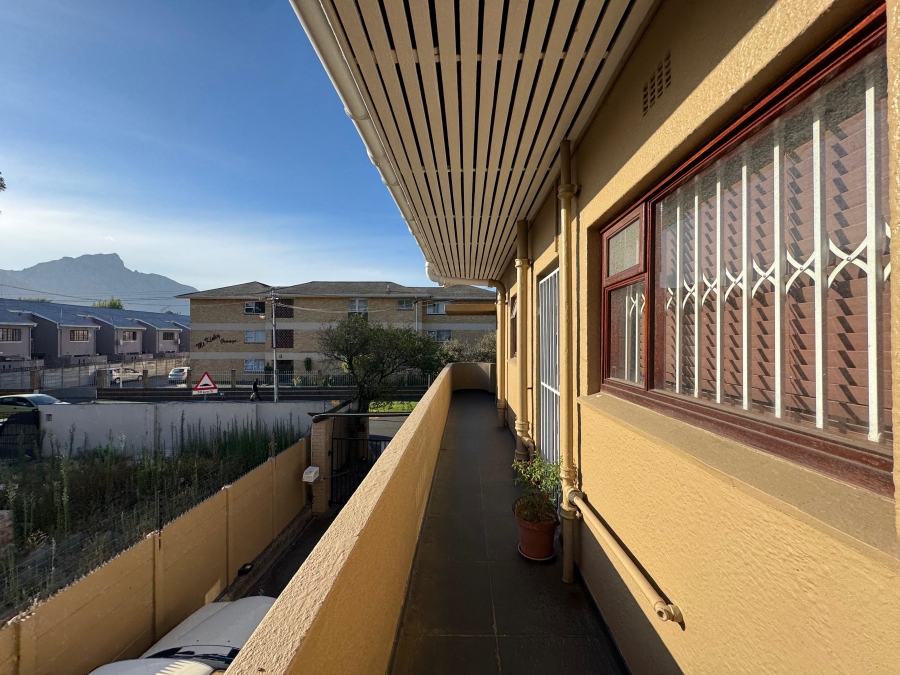 To Let 1 Bedroom Property for Rent in Kenilworth Western Cape